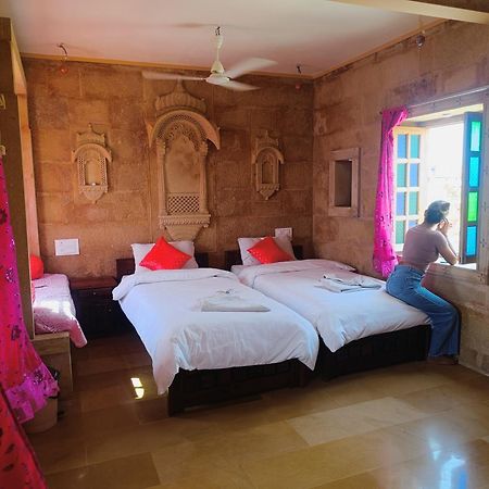 Mud Mirror Guesthouse Джайсалмер Екстер'єр фото