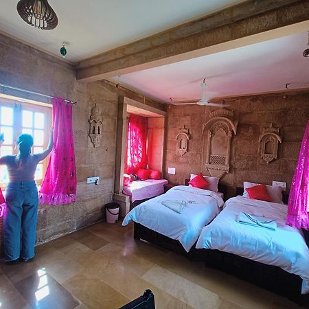 Mud Mirror Guesthouse Джайсалмер Екстер'єр фото