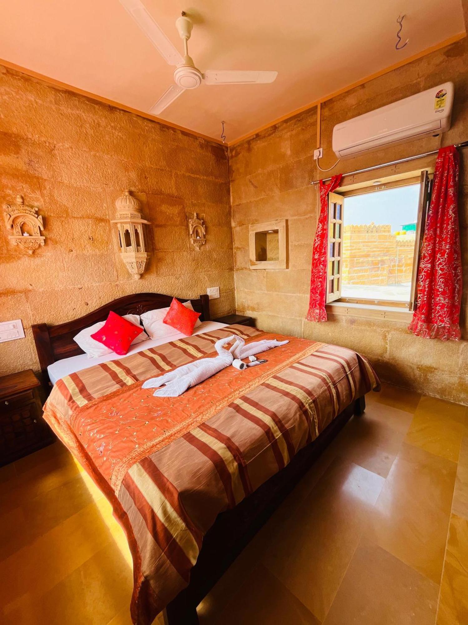 Mud Mirror Guesthouse Джайсалмер Екстер'єр фото