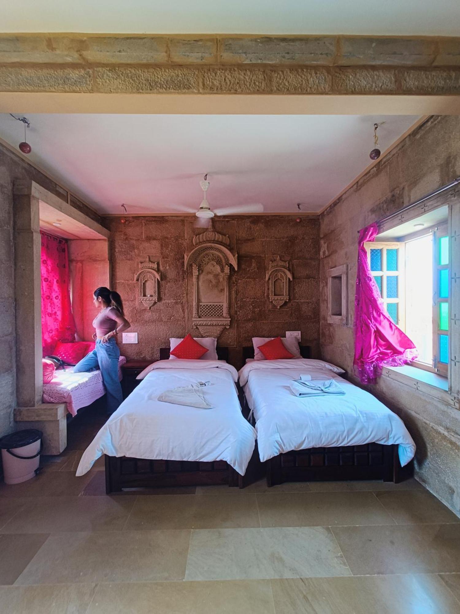 Mud Mirror Guesthouse Джайсалмер Екстер'єр фото