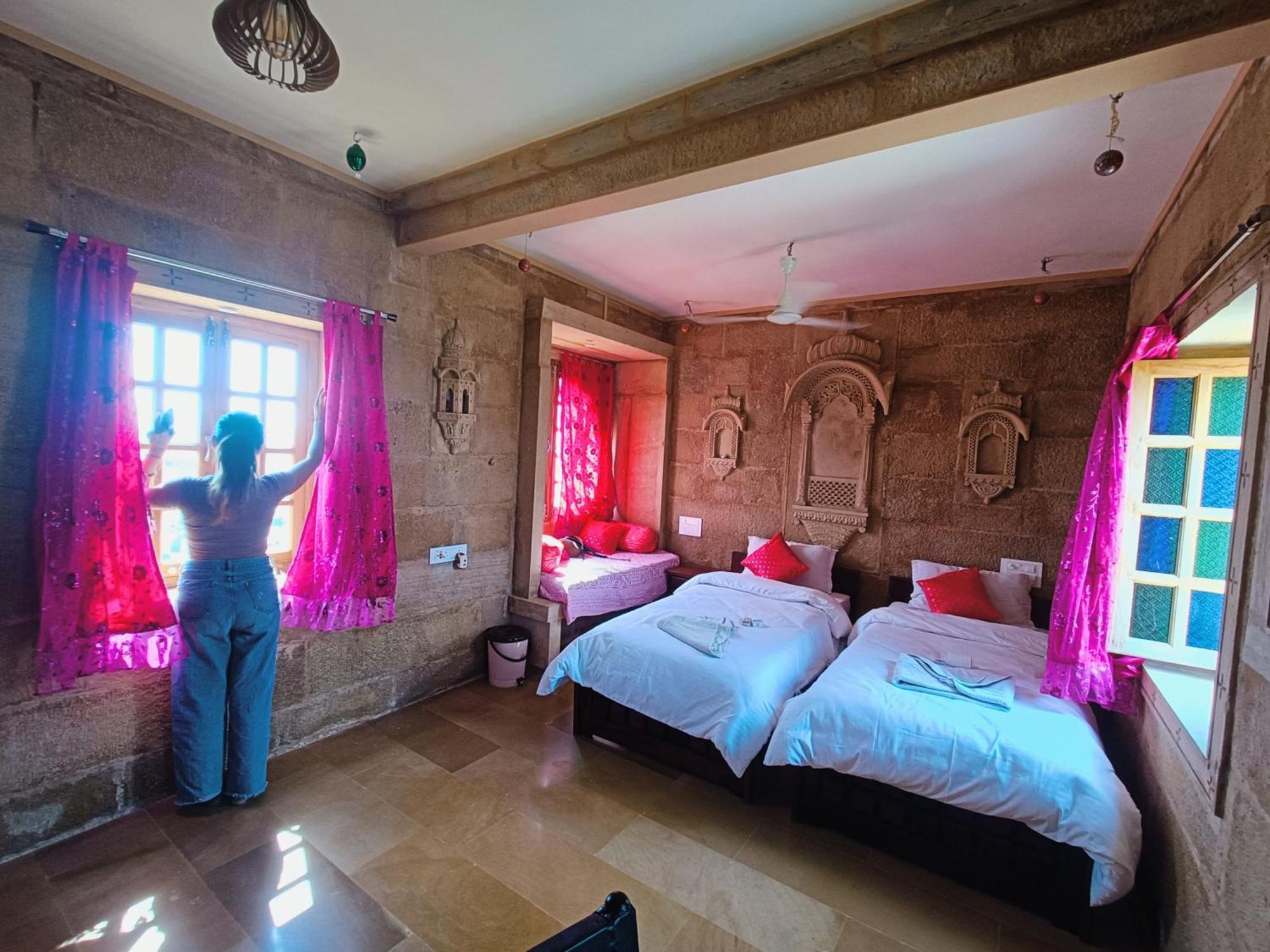 Mud Mirror Guesthouse Джайсалмер Екстер'єр фото
