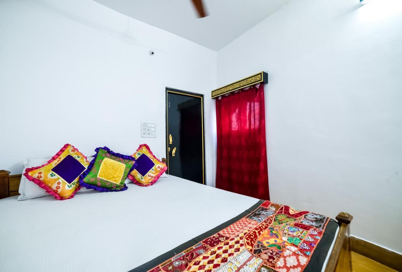 Mud Mirror Guesthouse Джайсалмер Екстер'єр фото